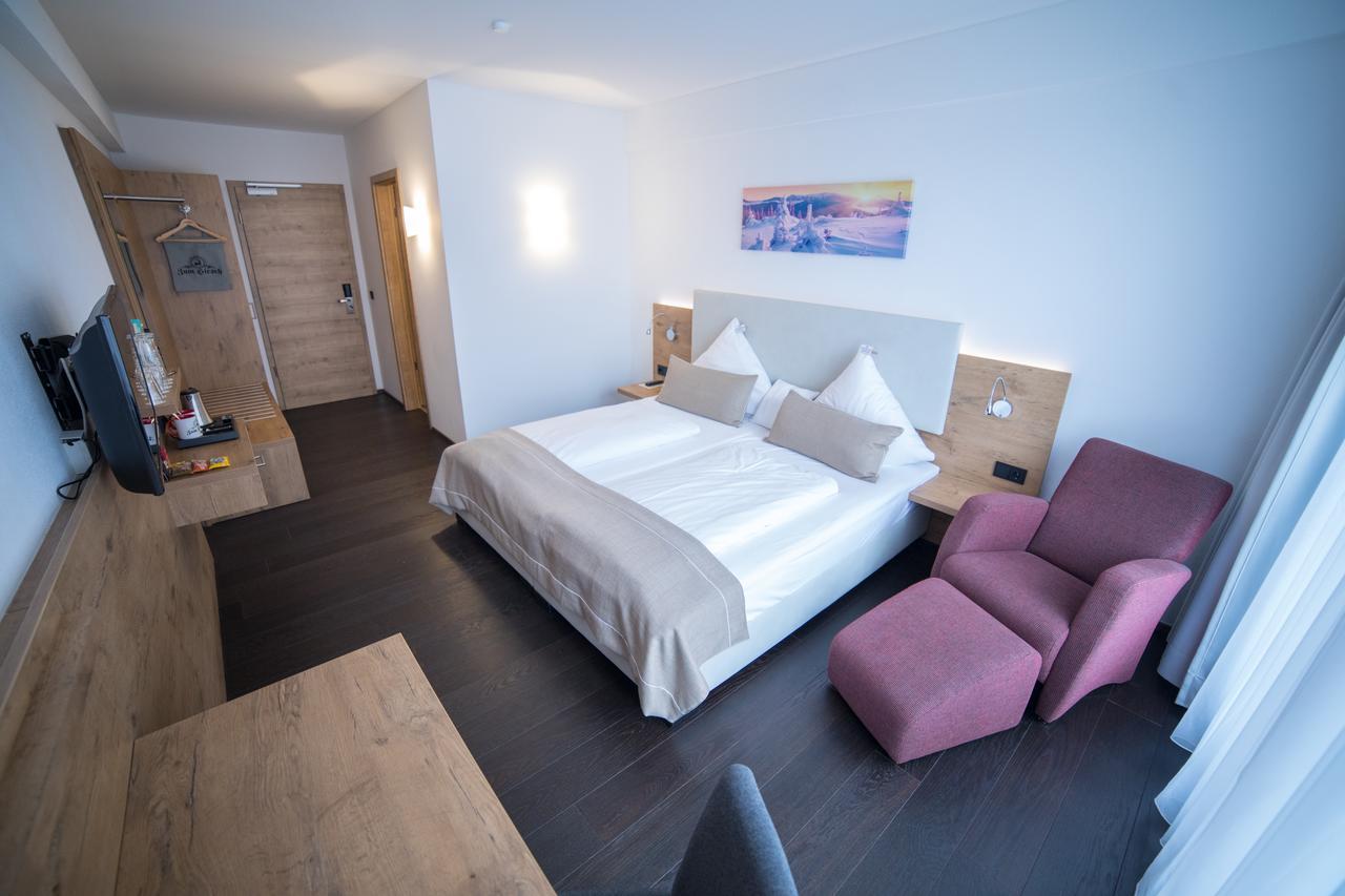 Hotel Zum Hirsch Wertingen Eksteriør billede