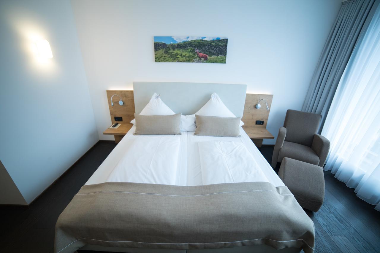 Hotel Zum Hirsch Wertingen Eksteriør billede