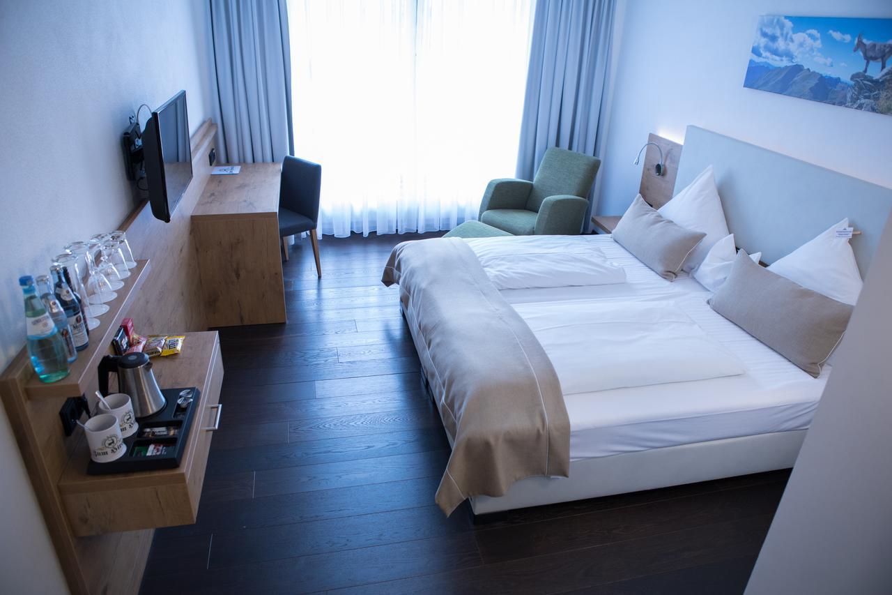 Hotel Zum Hirsch Wertingen Eksteriør billede