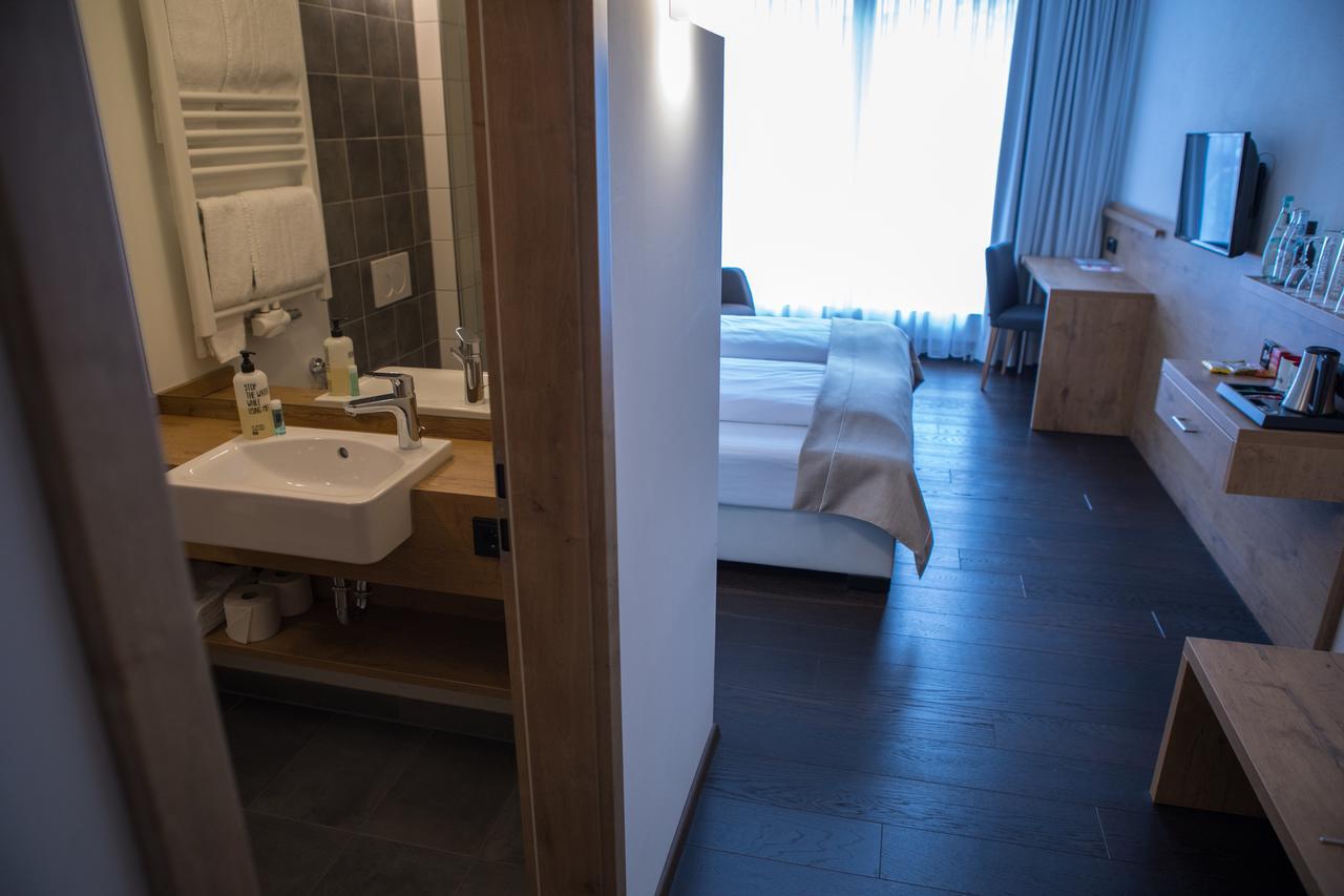 Hotel Zum Hirsch Wertingen Eksteriør billede