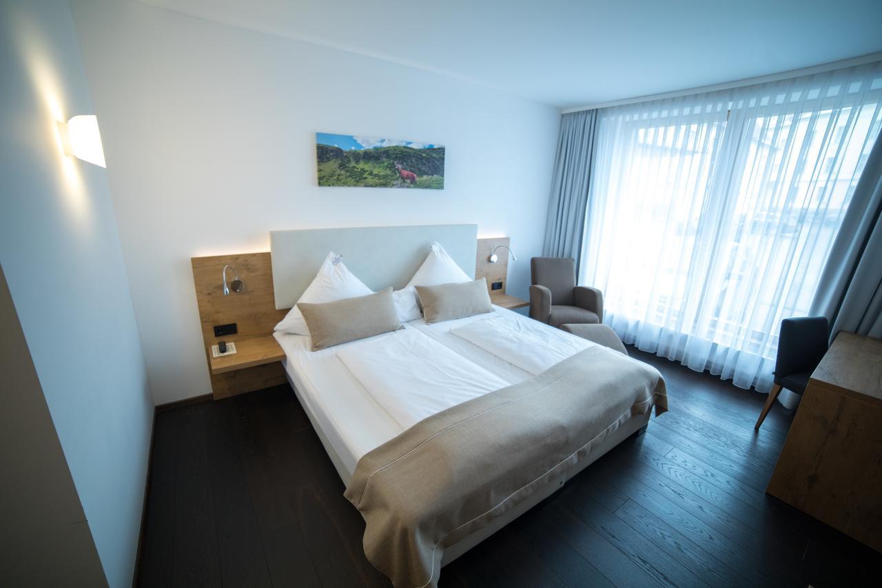Hotel Zum Hirsch Wertingen Eksteriør billede