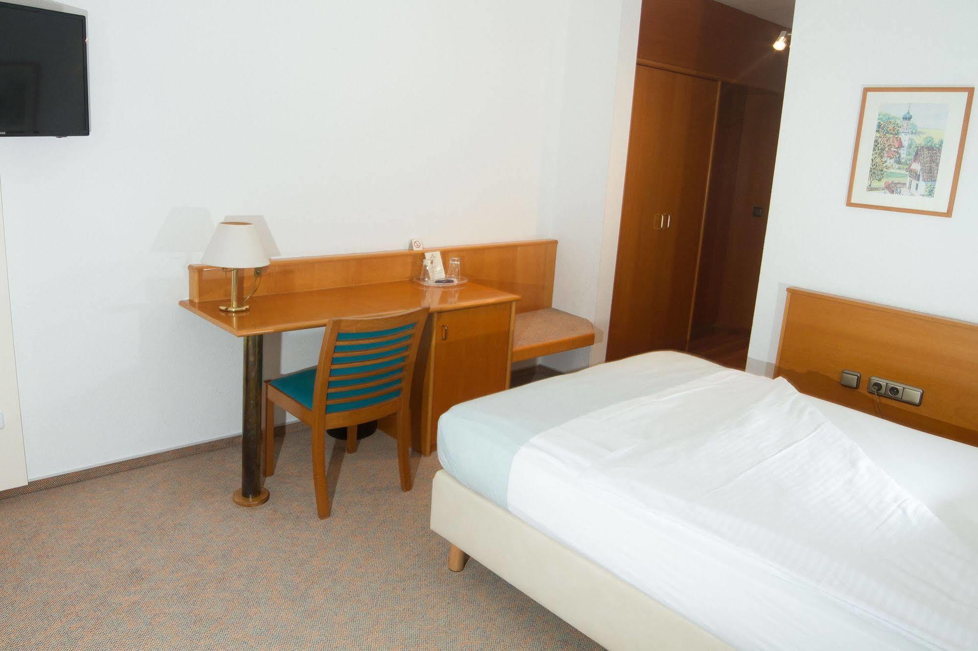 Hotel Zum Hirsch Wertingen Eksteriør billede