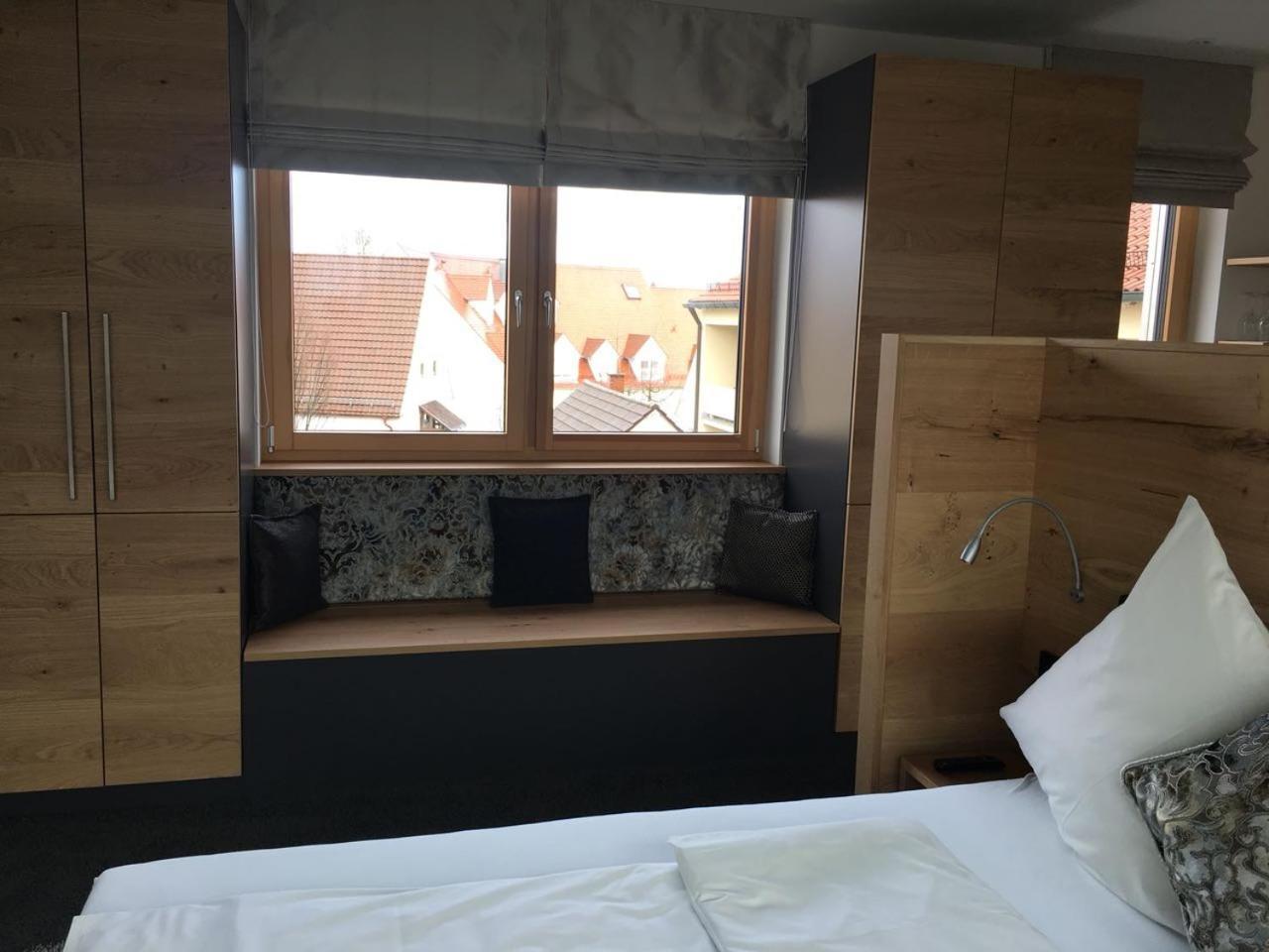 Hotel Zum Hirsch Wertingen Eksteriør billede