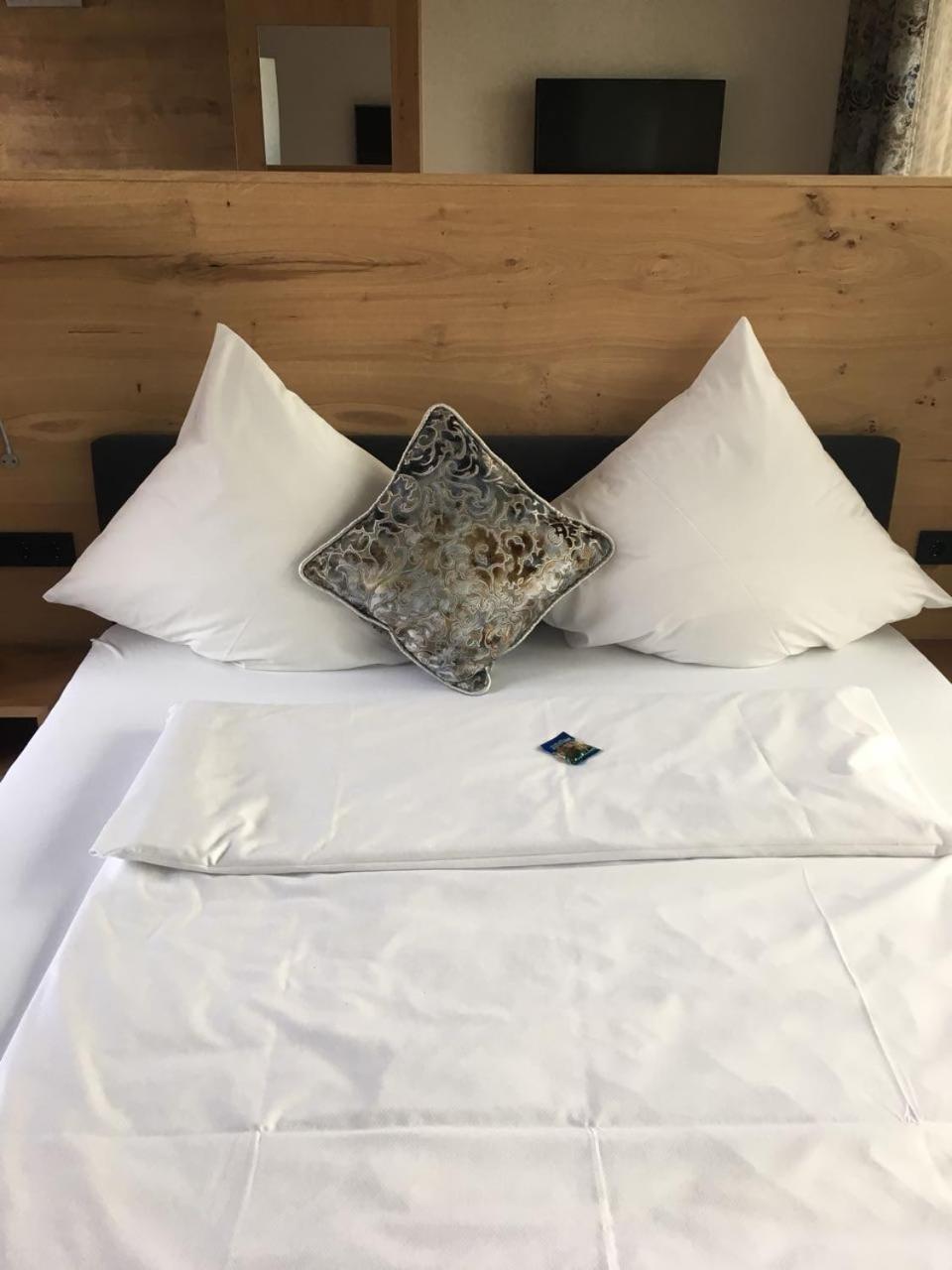 Hotel Zum Hirsch Wertingen Eksteriør billede